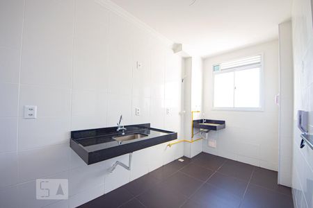 Cozinha  de apartamento para alugar com 1 quarto, 40m² em Rubem Berta, Porto Alegre