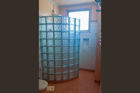 Banheiro de apartamento à venda com 2 quartos, 70m² em Centro, Campinas