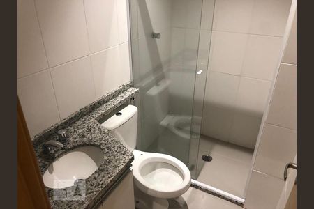 Banheiro de kitnet/studio para alugar com 1 quarto, 40m² em República, São Paulo