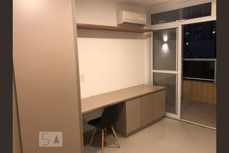 Sala de kitnet/studio para alugar com 1 quarto, 40m² em República, São Paulo