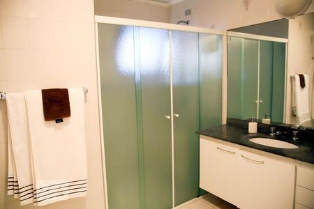Apartamento para alugar com 186m², 3 quartos e 2 vagasBanheiro 