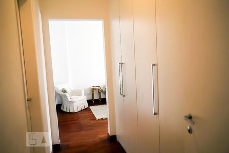 Apartamento para alugar com 186m², 3 quartos e 2 vagasQuarto - Armários