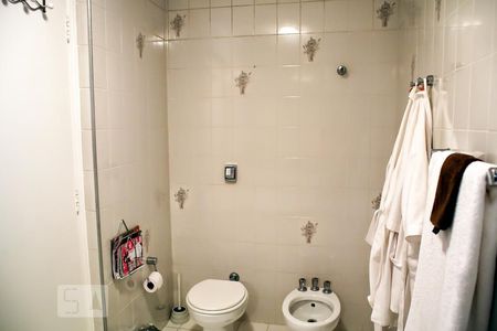 Apartamento para alugar com 186m², 3 quartos e 2 vagasBanheiro 