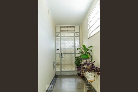 Apartamento à venda com 110m², 3 quartos e sem vaga Apartamento à venda com 110m², 3 quartos e sem vagaHall