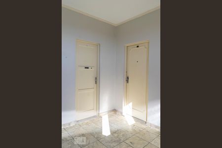 Apartamento à venda com 110m², 3 quartos e sem vaga Apartamento à venda com 110m², 3 quartos e sem vagaHall de Entrada