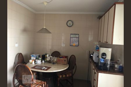 Apartamento à venda com 100m², 2 quartos e 1 vagaCozinha