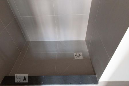 Banheiro de kitnet/studio para alugar com 1 quarto, 38m² em Bela Vista, Porto Alegre