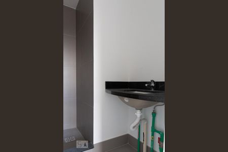 Banheiro de kitnet/studio para alugar com 1 quarto, 38m² em Bela Vista, Porto Alegre