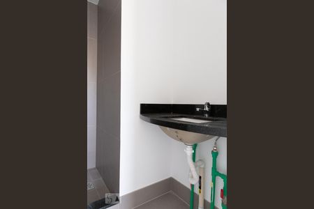 Banheiro de kitnet/studio para alugar com 1 quarto, 38m² em Bela Vista, Porto Alegre