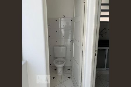 Apartamento para alugar com 129m², 2 quartos e sem vagaBanheiro de Serviço