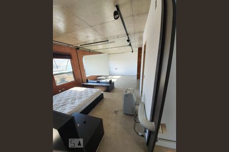 Quarto de kitnet/studio à venda com 1 quarto, 70m² em Jardim Fonte do Morumbi, São Paulo