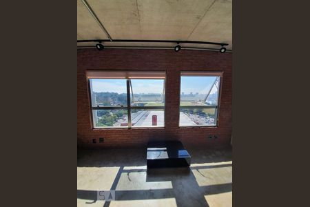 Sala de kitnet/studio à venda com 1 quarto, 70m² em Jardim Fonte do Morumbi, São Paulo