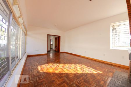 Sala 1 de casa para alugar com 4 quartos, 267m² em Três Figueiras, Porto Alegre