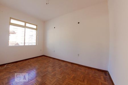 Casa para alugar com 267m², 4 quartos e 4 vagas Casa para alugar com 267m², 4 quartos e 4 vagasQuarto 3