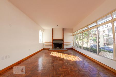 Sala 1 de casa para alugar com 4 quartos, 267m² em Três Figueiras, Porto Alegre