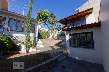 Casa para alugar com 267m², 4 quartos e 4 vagas Casa para alugar com 267m², 4 quartos e 4 vagasPátio