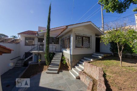 Casa para alugar com 267m², 4 quartos e 4 vagas Casa para alugar com 267m², 4 quartos e 4 vagasPátio