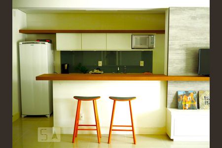 Cozinha de apartamento para alugar com 3 quartos, 98m² em Campeche, Florianópolis