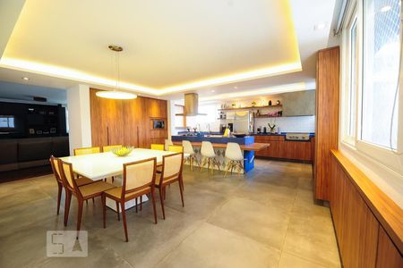 Apartamento para alugar com 300m², 4 quartos e 2 vagas Apartamento para alugar com 300m², 4 quartos e 2 vagasCozinha