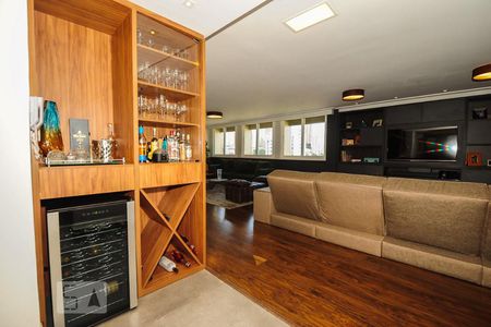 Apartamento para alugar com 300m², 4 quartos e 2 vagas Apartamento para alugar com 300m², 4 quartos e 2 vagasSala