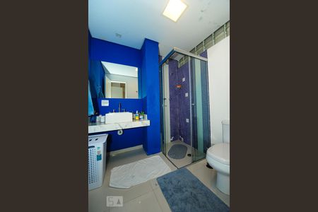 Apartamento para alugar com 300m², 4 quartos e 2 vagas Apartamento para alugar com 300m², 4 quartos e 2 vagasBanheiro 2