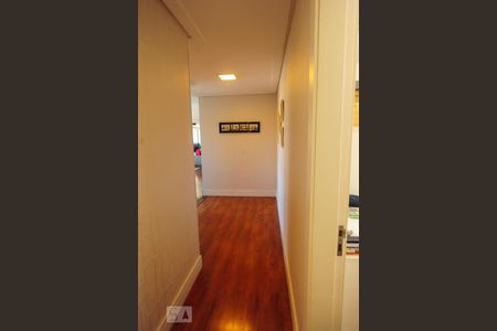 Apartamento para alugar com 300m², 4 quartos e 2 vagas Apartamento para alugar com 300m², 4 quartos e 2 vagasCorredor