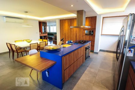 Apartamento para alugar com 300m², 4 quartos e 2 vagas Apartamento para alugar com 300m², 4 quartos e 2 vagasCozinha