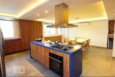 Apartamento para alugar com 300m², 4 quartos e 2 vagas Apartamento para alugar com 300m², 4 quartos e 2 vagasCozinha