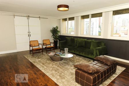 Apartamento para alugar com 300m², 4 quartos e 2 vagas Apartamento para alugar com 300m², 4 quartos e 2 vagasSala