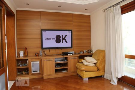 Sala de TV de casa de condomínio para alugar com 5 quartos, 430m² em Parque Monte Alegre, Taboão da Serra
