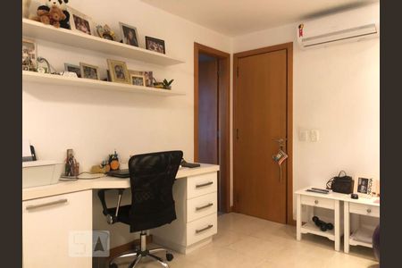 Suíte 01 de apartamento à venda com 3 quartos, 180m² em Barra da Tijuca, Rio de Janeiro