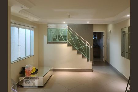 Sala de casa para alugar com 3 quartos, 145m² em Jardim Ester, São Paulo