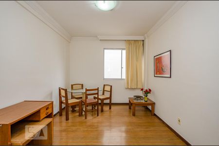 Sala de apartamento à venda com 1 quarto, 52m² em Lourdes, Belo Horizonte