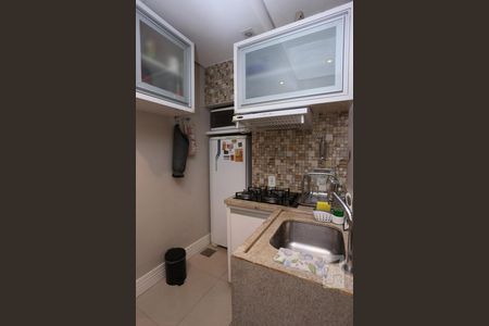 Cozinha de apartamento para alugar com 1 quarto, 40m² em Copacabana, Rio de Janeiro