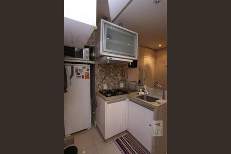 Cozinha de apartamento para alugar com 1 quarto, 40m² em Copacabana, Rio de Janeiro