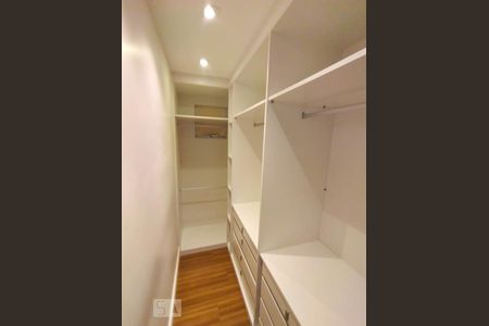 Apartamento para alugar com 115m², 2 quartos e 3 vagasCloset