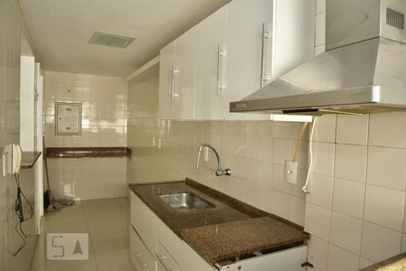 Apartamento à venda com 150m², 2 quartos e 2 vagasCozinha