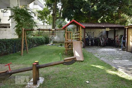 Apartamento à venda com 150m², 2 quartos e 2 vagasÁrea Comum - Playground