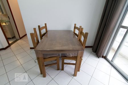 Apartamento para alugar com 65m², 2 quartos e sem vagaSala