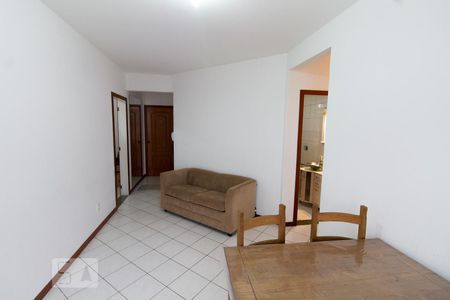 Apartamento para alugar com 65m², 2 quartos e sem vagaSala