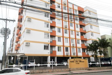 Apartamento para alugar com 65m², 2 quartos e sem vagaFachada