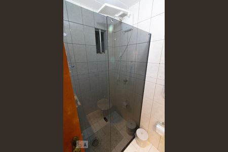 Apartamento para alugar com 65m², 2 quartos e sem vagaBanheiro