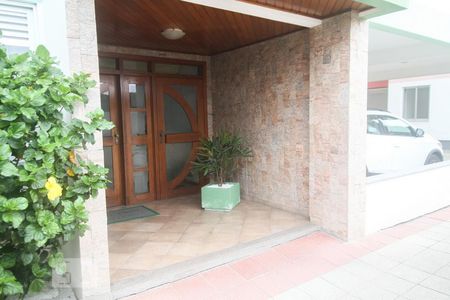 Apartamento para alugar com 65m², 2 quartos e sem vagaEntrada do Bloco