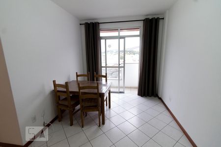 Apartamento para alugar com 65m², 2 quartos e sem vagaSala