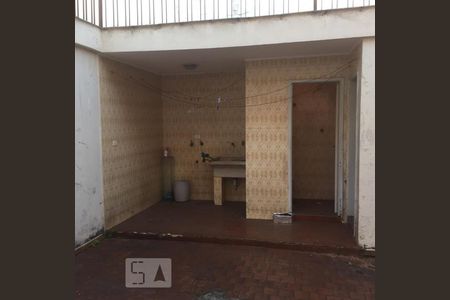 Casa à venda com 253m², 4 quartos e 5 vagasQuintal 