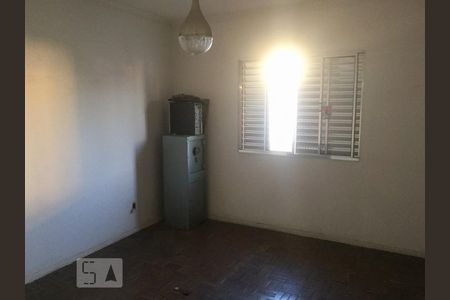 Casa à venda com 253m², 4 quartos e 5 vagasSala