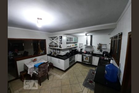 Casa à venda com 3 quartos, 250m² em Estância Velha, Canoas