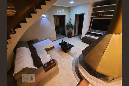 Casa à venda com 3 quartos, 250m² em Estância Velha, Canoas