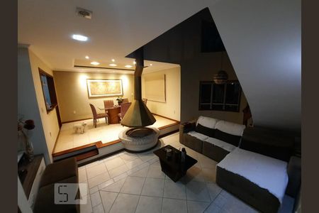 Casa à venda com 3 quartos, 250m² em Estância Velha, Canoas