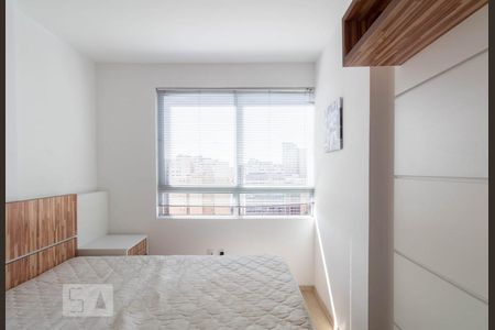 Quarto 1 de apartamento para alugar com 2 quartos, 40m² em Centro, Curitiba
